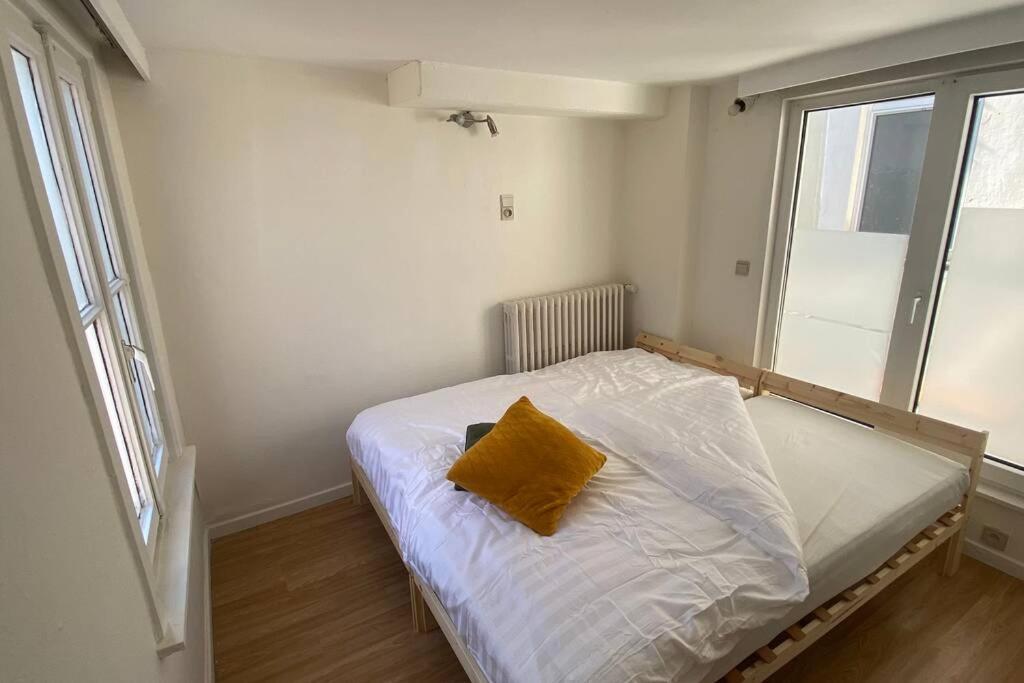 Studio With Terrace In 17Th Century House Apartment Brugge Ngoại thất bức ảnh