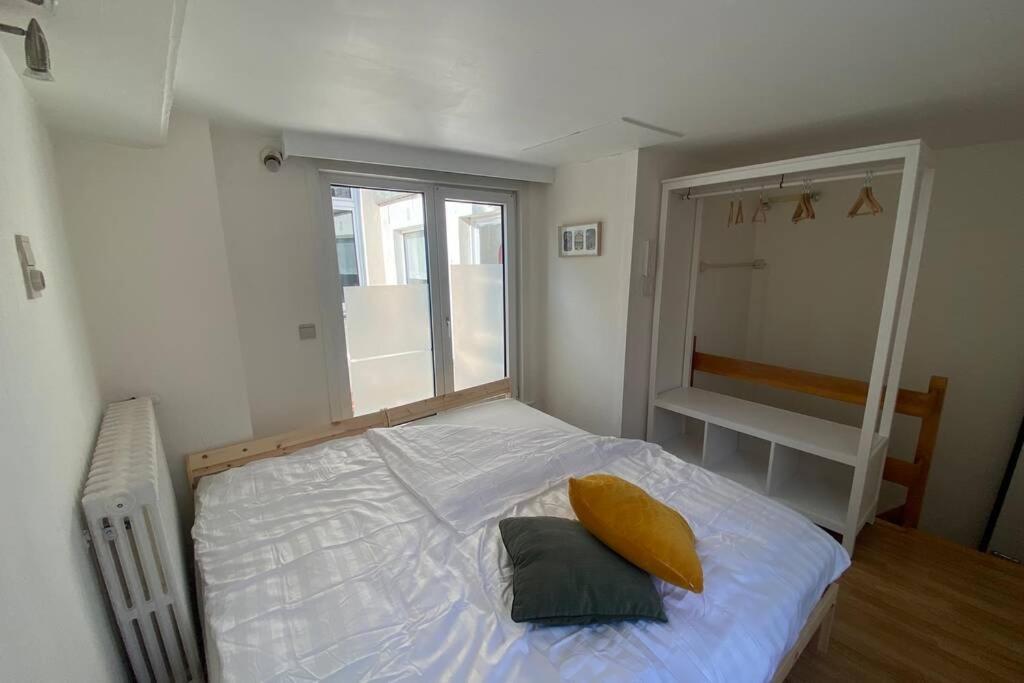 Studio With Terrace In 17Th Century House Apartment Brugge Ngoại thất bức ảnh